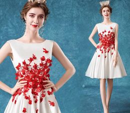 Jewel Satin Hand-made Flowers Cocktail Dresses Knee-length Party Dress With Applique