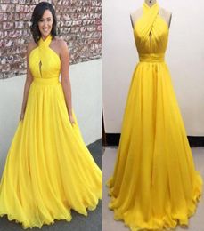 Yellow Plus Size Chiffon Long Evening Dresses Halter Pleated Flowy Floor Length Backless Evening Dresses Formal Gowns3318873
