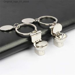 Keychains Lanyards Funy Metal Toilet Novelty Keychain Cool Car Ring Handbag Pendant Decoration Silver Color Creative Gifts For Men Q231219