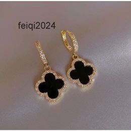 Designer Four-leaf Clover Earring for Women Senior Classic Small Fragrant Wind New Clover Ear Ring 18k Gold Light Luxury Flash Mens Earloop