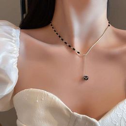 Korean Niche Design, Geometric New Black Crystal Circular Pendant, Personalized and Minimalist Necklace, Neck Chain, Collarbone Chain for