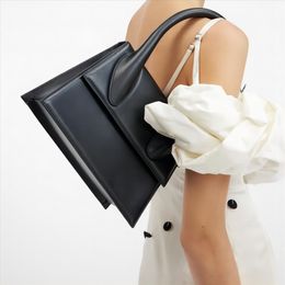 Best Quality Fashion Designer Handbag Underarm bag Shoulder bag Reinforced handle Adjustable Removable strap Muitiple colors Easy to match your clothes