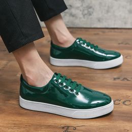 Green Mirror Shoes for Men Brogues Glitter Leather Casual Laceup Flats Bussiness zapatos de hombre 231221