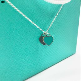 2024 Designer t Family Love Necklace Female 925 Sterling Silver Red Heart Enamel Blue Clavicle Chain Double Pendant