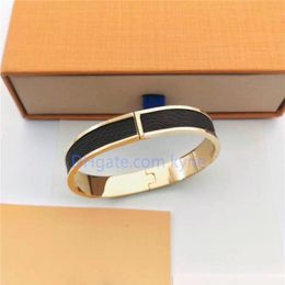 Party Favour ZB004YX Brand Fashion Classic Bangle White PU Leather Titanium Bracelet with Gift Box 3 Colours Silver Rosegold Gold322E