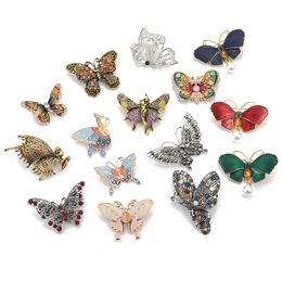 New Simulation Butterfly Brooch Alloy Three-dimensional Inlaid Rhinestones High-grade Pin Retro Clothing Accessory
