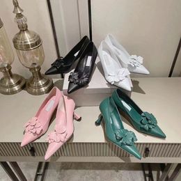 2023 designer luxury Pointed heel sandals fashion womens 100% leather Black/white/Green/tan/pink outdoor casual petal sandal lady sexy high-heeled shoes sizes 35-40