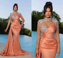 Orange Pink Elegant Mermaid Evening Sheer Pärlor Applices High Neck Satin Pleats Ruffles Formella balklänningar med långa ärmar