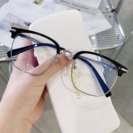 Ch Cross Sunglasses Frames Designer Chromes Womens New Eyebrow Glasses Frame Trendy Myopia Anti Blue Light Flat Lenses Paired Heart 2024 High Quality G44w