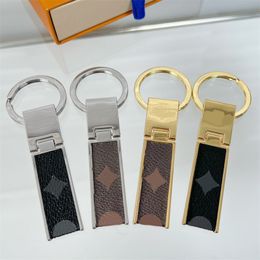 Designer Car Keychains Men Women Key Chain Luxury Key Ring L Fashion Key Pendant 4 Colours Brand Llavero Portable Unisex Chaveiro Classic