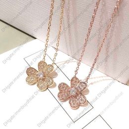Z1gc Pendant Necklaces Four Leaf Clover Necklace Natural Shell Gemstone 925 Silver Designer for Woman T0p Advanced Materials European Size Jewelry Diamond An