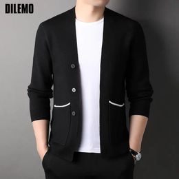 Top Grade Brand Designer Fashion Knit Graphic Cardigan For Men Sweater Casual Korean Coats Jacket Mens Clothing 231220