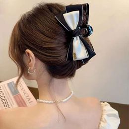 French Satin Headwear Clips Barrettes Triangle Hair Clip Classic Casual hairpin Fashion Black Shark Hairpin