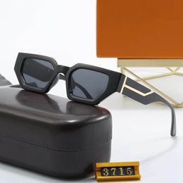 Sunglasses Designer Womens Sunglasses Frame Glasses UV Hot Selling Property Squared Sunglasses Metal Legs Miu Letter Design Eye Wear