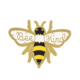 Golden bee cute brooch insect denim shirt lapel hive bee pin custom badge men and women children jewelry227x