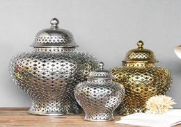 Vintage Ceramics Hollow Out General Jar Candy Jar Storage Tank Gold Silver Art Decorative Vase Home Living Room Decor Craft Weddin1481925