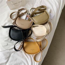 Simple Casual Bags For Women Stylish Half Moon Purses 2023 Trending Fashion Solid Colour Handbags FMT-4150