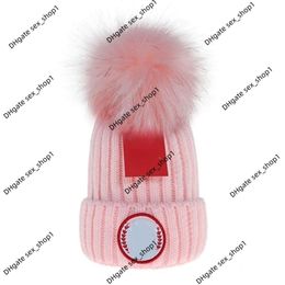 Fashion brand hat Hot Selling Winter Woollen Hat for Men and Women's Outdoor Shopping Knitted Trendy Warmth Big Goosse Real Fur Ball Cold
