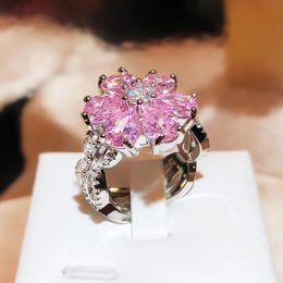Delicate Sterling 925 Silver Bling Pink Cubic Zirconia Elegant Flower Wedding Ring Women Charm Ring Fine Jewellery 231220