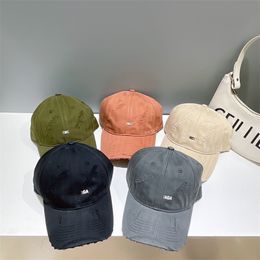 Baseball Caps Designer Fashion Personality High Sense Hat Women Men Versatile Scratch Worn Craft Ball Cap Lovers Casual Sports Cotton Hats