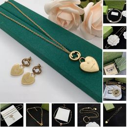 Hochwertige G Designer -Halskette für Frauen Anhänger Mode Luxusdesigner Gold Halskette Herzohrringketten Jewerly Geschenk mit Charme