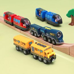 Battery Operated Locomotive Pay Train Set Fit for Wooden Railway Track Powerful Engine Bullet Electric Boys Girls Gift 231221