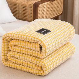Super Soft Milk Velvet Blanket Queen Size Yellow Lightweight Coral Fleece Blanket for Bed Sofa Cozy Warm Autumn Winter Bed Sheet 231221