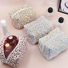 Storage Bags Korean Style Floral Cosmetic Bag For Beauty Makeup Organizer Plush Travel Skincare Zipper Pouch Toiletry