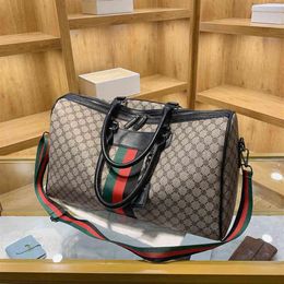 2022 Factory Whole handbag Fashion Tote Travel Men Women Leather Male Shoulder Bags Business Embossed Luggage285L