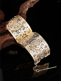 Bangle Classic Arabic Pattern Women's Gold Color Bracelet Cutout Flower Design Wedding Cuff Embellished Jewelry