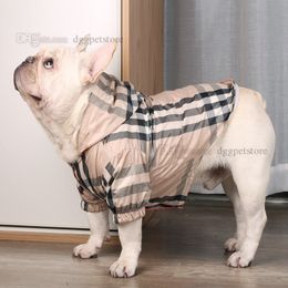 Designer Dog Clothes Classic Cheque Pattern Dog Apparel Dogs Raincoat Lightweight Windbreaker Hooded Jacket for Small Medium Dog French Bulldog Outdoor Coat XL A169