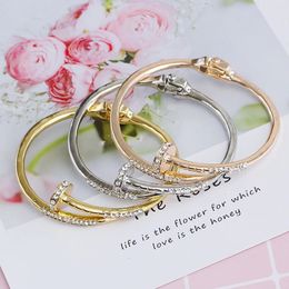 Classic Design Spring Open Bangle Womens High End Zircon Jewellery Bracelet Men Quality Trendy Accessories Couples Gift 231221