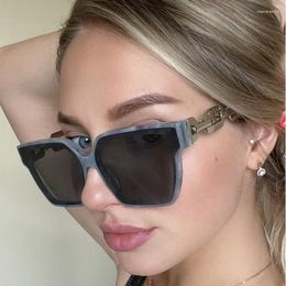 Sunglasses 2024 Fashion Large Frame Glasses Male Personality Chain Lens Leg Design Sun Visor Retro Trend Female