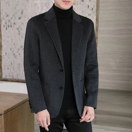 Autumn Winter Fashion Business Casual Woolen Coats Men Slim Wool Blend Overcoats Male Solid Color Short Jackes 231220