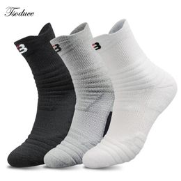 3 PairsLot Men Sport Socks Breathable Basketball Running Football NonSlip Fitness Grey Black White Crew Short 231221