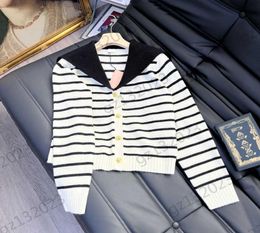 Womens Sweaters Back Letter Embroidery Spliced Shawl Strip Decoration Knitted Cardigan Custom Button Open Long Sleeve Joker Knitwe7401123