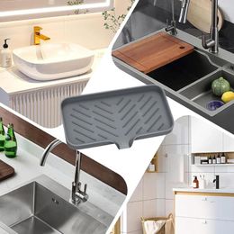 Kitchen Storage 1-Pack Silicone Drain Soap Box Bathroom Anti-slip Sink Tray Creative Washing Table Free Punch Rack