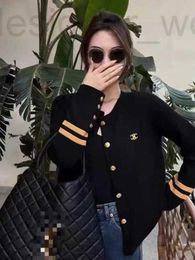 Women's Sweaters designer CE New Letter Embroidery Slim Fit Knitted Small Cardigan Sleeve Decoration Splicing Four Button Knitting E2R7