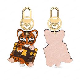 2022 Facettes Bag Charm Buckle Key Holder Keychain lovers Car Letter Leather Keychains Women Bags Pendant Accessories 00557 69317 254C