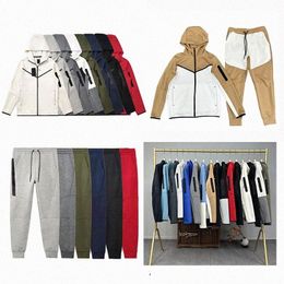 Luxury Mens Sweatshirt Trapstars Tracksuit Sets Fashion Apparel Designer Women Sportswear Set Joggers Warm Nikie