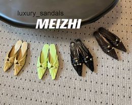 Fashion Flat Shoes Botteg Venet Bunnies Similarity New Patent Leather Pleated Toe Slippers Muller Shoes