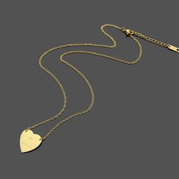 Not Faded Stainless Steel Simple heart Pendant Necklaces Silver Rose Colours Gold Plated Classic Style Logo Printed Women Designer 222t