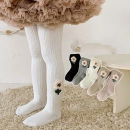 2024 Frühlingsfreunde Mädchen Strumpfhosen kleine frische Blumenkindermädchen Bein Herbst Herbst Winter Dünne Plüsch Baby Girls Socken 231221