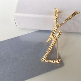 Luxury Fashion Brooches Designer Men Womens Pins Brand Gold Letter Brooch Pin Suit Dress Pins For Lady Specifications Designer Jew248p