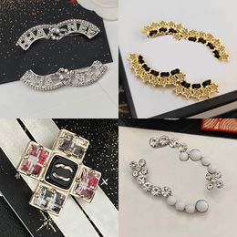 Brand Designer Letter Gold Plated Silver Pins Brooches Women Inlay Crystal Brooch Copper Sweater Cape Buckle Pearl Brooche Suit Pin Cloth Jewerlry Accessories