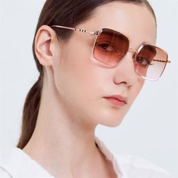 Light Colour Women's Sunglasses Large Square Metal Leg Eyewear UV400 Protection Shades Sun Glasses For Travelling Driving256Y