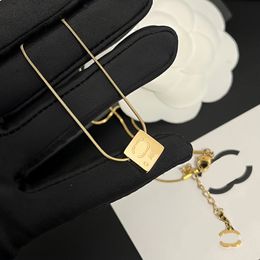 High Quality Copper Lock Designer Letter Pendant Brand Necklace Chain Women Gold Stainless Steel Necklaces Diamond Choker Pendants Voguish Wedding Jewelry Gifts