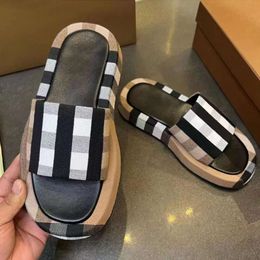 Designer Check Slippers Rubber Slides Men Womens Flats Sandal Summer Beach Shoes Casual Sliders EU35-46 With Box 504