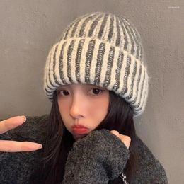 Berets Korean Wool Blended Knitted Hat Women's Winter Versatile Warm Thickened Thick Vertical Line Colour Matching Skull Beanie Hats
