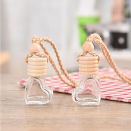 Heart Shape Hang Rope Pandent Aromatherapy Diffuser Clear Glass Bottles with Tip and Wooden Cap For Perfume Sample Oil Xmauv